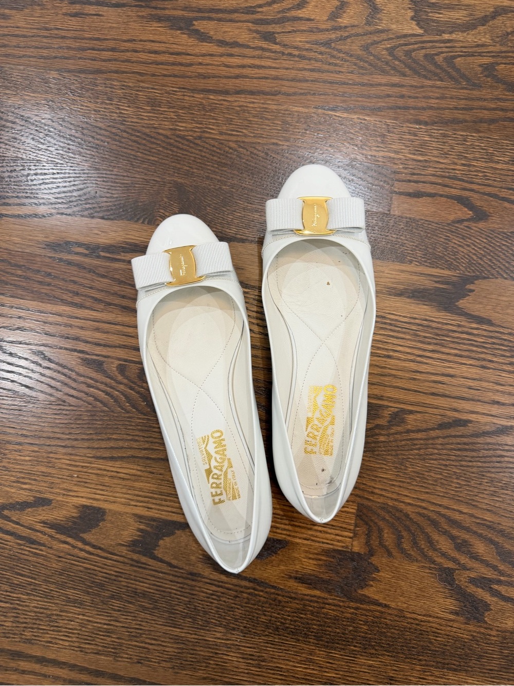 Salvatore Ferragamo White Vara Bow Leather Flats with Gold Tone Hardware